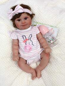18英寸麦迪女婴柔软重生娃娃玩具，逼真植发，自然外观，微笑表情，配有服装和配饰，解剖结构精准，是理想的礼物，您可以自己修剪头发，打造属于您自己的重生娃娃。 - 彩色 - 查看 12