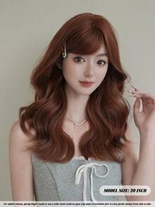 NAMM 22英寸中长款波浪橙棕色假发，女士款，齐肩波波头卷发中分假发，合成耐热长款全机织假发，外观自然蓬松，非常柔软，采用耐热合成纤维制成，适合女孩参加音乐节、派对、街头服饰、樱花节、动漫角色扮演或服装搭配等场合。 - 棕色 - 查看 3