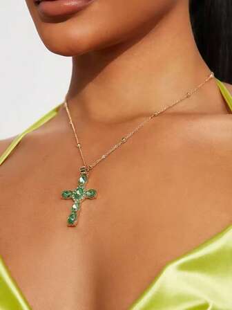 1件复古优雅十字架设计全镶钻吊坠项链，奢华简约风格，精致礼物，适合女性日常佩戴。