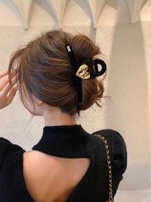 1个女士13厘米大号发爪夹，心形植绒，适合浓密头发，冬季发饰，优雅发夹 - 彩色 - 查看 7