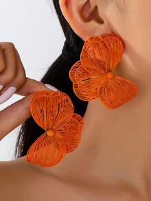 1 Pair Elegant High-End Metallic Hollow Textured Enamel Black, White, Orange, Red Flower Pendant Earrings, Suitable For Women's Daily, Party, Vacation Outfits - Flowers - View 13