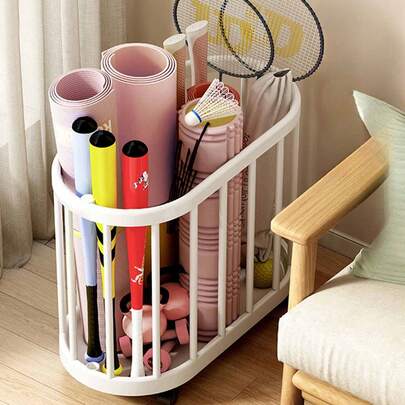 1 giỏ đựng đồ bằng nhựa chịu lực cao, có 4 bánh xe, thùng chứa đa năng dùng để đựng thảm yoga, dụng cụ thể thao, phụ kiện thể dục, cấu trúc chắc chắn, dễ di chuyển, lý tưởng để cất giữ đồ dùng tại nhà và phòng tập thể dục, cũng có thể được sử dụng như một giỏ đựng đồ tiện ích.