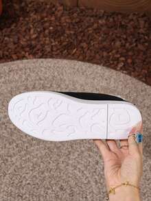 2025 Nouvelles chaussures montantes pour femmes, baskets décontractées à semelle épaisse avec doublure thermique, polyvalentes pour l'automne - Noir - Voir 7