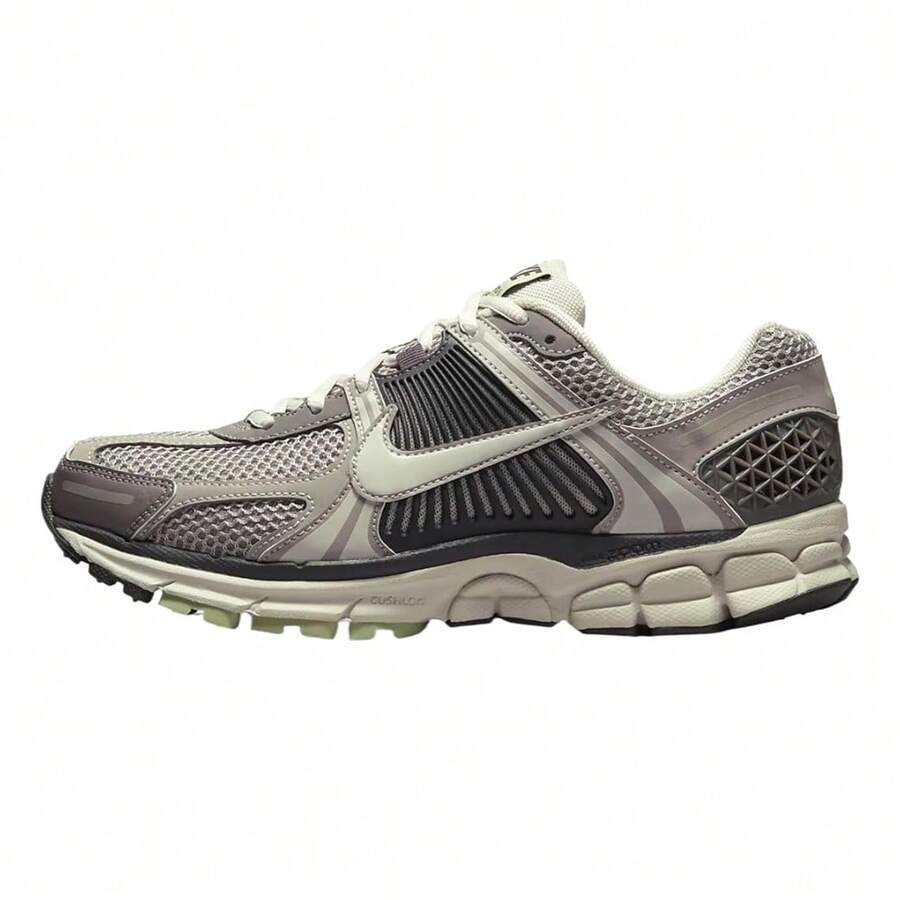 Women's Nike Zoom Vomero 5 Cobblestone/Light Bone (FB8825 001) - 綠色 - 查看 1