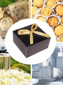 12个棕色礼品盒，小牛皮纸盒，带丝带，用于包装糖果、饼干、巧克力、工艺品、蜡烛、小礼物，尺寸约为3.54 x 3.54 x 2.36英寸（约9 x 9 x 6厘米） - 黑色+金色絲帶 - 查看 8