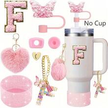 8 Stück Zubehör für 40oz & 30oz Becher, inklusive Strohhalm-Deckel, auslaufsicherer Silikonverschluss, Silikonmanschette, Buchstabenanhänger-Kette, Aufkleber, Herz-Haken, Herz-Pompon-Haarball-Anhänger, für Camping, ideales Valentinstags-Geschenk, Muttertags-Geschenk (ohne Becher)
