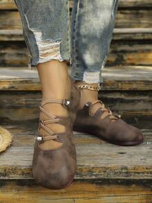 حذاء لوفر نسائي مريح ذو تصميم كلاسيكي مع حزام متقاطع، مناسب للارتداء اليومي، مقاسات كبيرة، برقبة مستديرة وقاع ناعم