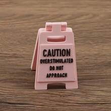 1个桌面标牌，“过度兴奋，请勿靠近”桌面标牌，可爱桌面标牌礼物，送给男朋友和女朋友的圣诞装饰 - 彩色 - 查看 3