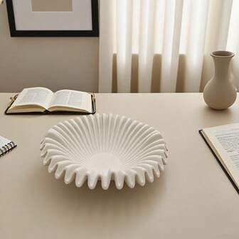 7,5-tums bricka i bohemisk stil med volangkanter - vit dekorativ serveringsbricka för vardagsrum, sminkbord eller mittpunkt, hållbar rektangulär design för heminredning, brickor för servering av mat, sminkbordstillbehör, minimalistisk inredning, slät textur