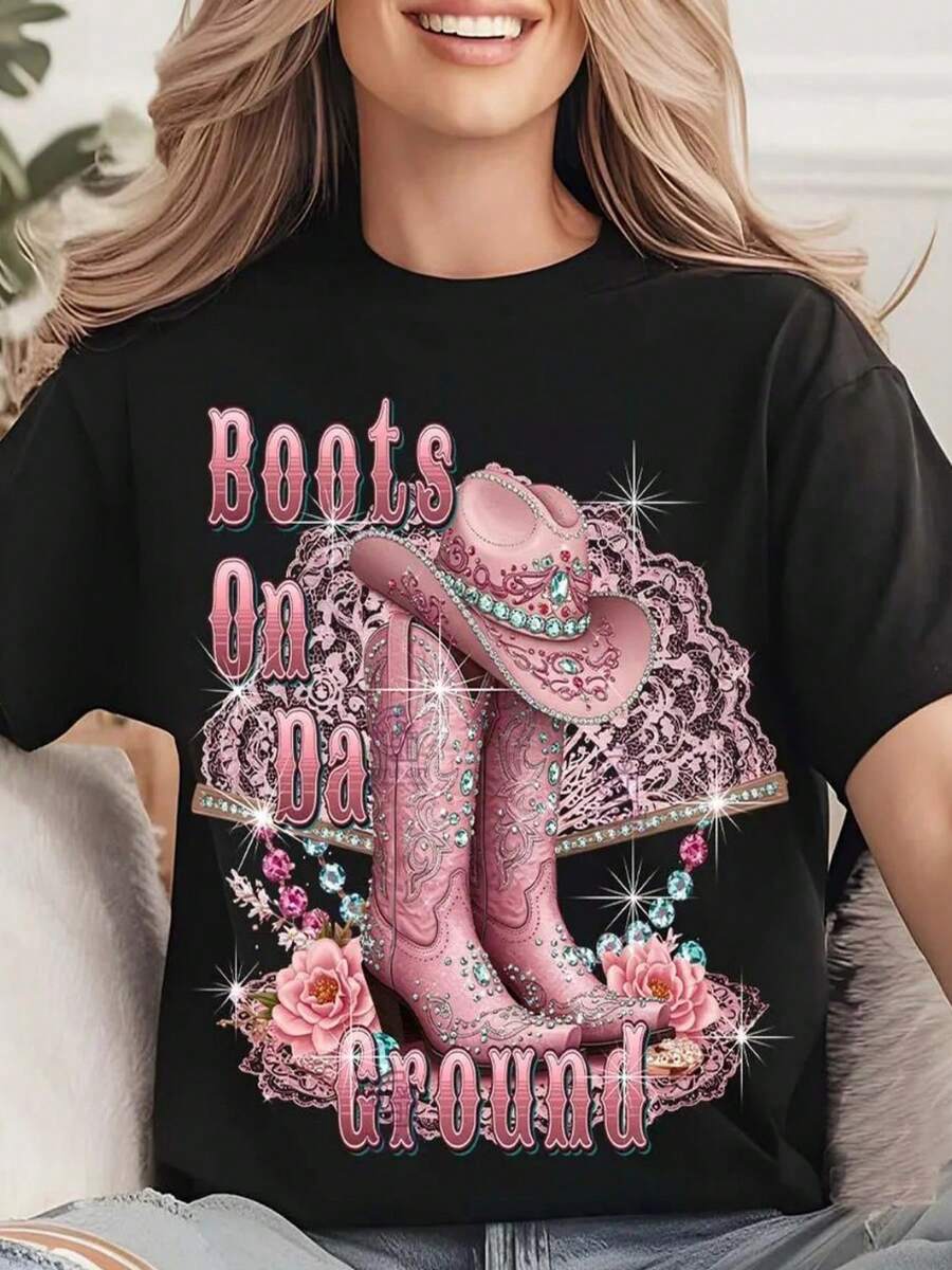 Men's & Women's Western Cowboy Boots & Cowboy Hat Graphic T-Shirt - Pink Cowboy Boots With Rhinestone & Cowboy Hat Design, Short Sleeve Round Neck Casual Comfortable Spring/Summer Shirt For Halloween, Thanksgiving, Western Theme Parties - Machine Washable Cowboy Boots On The Ground Slogan, Fun Western Style Apparel - 黑色 - 查看 1