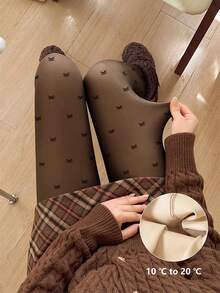 جوارب نسائية مريحة وكبيرة الحجم ذات مرونة عالية، مقاومة للتشابك والتفتيت، ذات خصر مرتفع وجوارب ضيقة للأرداف، مناسبة للارتداء اليومي والتنقل والعمل المكتبي والخارجي