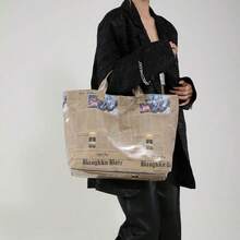 Stylish PVC Tote Purse For Women - Classy Handbag, Elevate Your Outfit With This Fashion Bag - 黃色報紙 - 查看 3