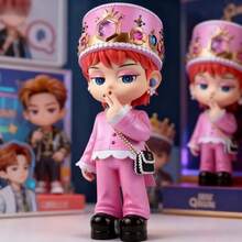 官方周边手办 - 高品质树脂收藏人偶，K-Pop Big Bang 队长粉丝礼物，桌面摆件，家居/办公装饰品，限量版签名设计，K-Pop 爱好者的理想之选，做工精细，细节考究，完美适用于卧室/客厅装饰，易于清洁，是粉丝生日/圣诞节的理想礼物。