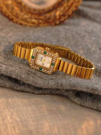 1 Piece Of Gold French Fashion Elegant Ladies Inlaid Mini Pearl Female Quartz Watch Palace Retro Bohemian Style 30 Meters Waterproof Female Quartz Watch, Stainless Steel Strap Comfortable And Durable Suitable For Daily Wear Vacation Party And Other Occasions