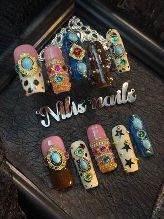 Uñas postizas de acrílico hechas a mano con 10 piezas, de estilo barroco y lindo, con puntas francesas brillantes en rosa, azul, marrón y albaricoque, con incrustaciones de perlas, con estampados de leopardo, estrellas, teñido anudado en azul y negro, y diseños de corona, amor y mariposa, adecuadas para fiestas y vacaciones, ideales para niñas, con pegatinas de gel y lima de uñas incluidas