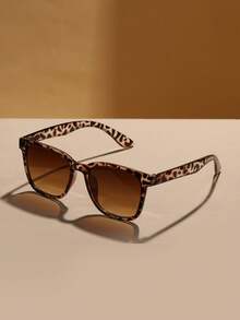 1pair Leopard Print Frame Fashion Glasses For Outdoor Shades Beach Accessories Beach Accessories For Women Glasses Shades Basics Fall Winter Women Outfits Clothes Business Casual Gifts Leopard Color Blocking Boho Vacay Vacay Vibes For Summer Beach Vacation, Outdoor, Travel Leopard Tortoise Shell Bohemia Style Oversized Square Frame For Vacation, Beach, Travel - 彩色 - 查看 2