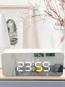 1pc Glow-In-The-Dark Mirror Black And White Digital LED Alarm Clock, USB Digital Led Display Electronic Alarm Clock, Display Temperature Date Sleep 12/24H Time, Home Decor, Bedroom Decor, Brightness Dimmer (Battery Not Included), Home Decor, Room Decor Gifts Birthday Graduation Digital Clock Dormitory Decor Back To School School Decor School Surprise School Supplies - 彩色 - 查看 4