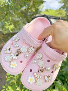 18pcs White Rhinestone Ballet Angel, Rose, Bow, Flower, Pearl Round Bow, Butterfly DIY Detachable Decorative Accessories, Suitable For Sandals, Slippers, Clogs, Garden Shoes, Beach Shoes, All Season, Great Holiday Gift