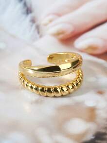 一款时尚、高端、甜美浪漫的可调节开口戒指，精致百搭，款式多样，适合日常佩戴和节日场合，可作为礼物送给朋友或爱人。