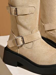 Mẫu bốt cưỡi ngựa cao cổ chữ V mới cho nữ, cao đến đầu gối, có lớp lót bên trong, dáng ôm, dành cho mùa Xuân/Thu 2025. - Màu be - Xem 6