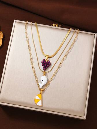 3件套时尚创意可爱不锈钢女士吊坠项链，饰以水果和生物元素，适合日常搭配、节日、约会、订婚、结婚等场合作为礼物。