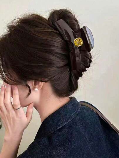 Elegant Arc De Triomphe Retro Design High-End Fluffy Claw Clip, Popular In Autumn And Winter, Fashionable Large Chocolate Brown Shark Claw. New Versatile French Claw Clip, Suitable For Parties, Travel Dates, Nightclubs And Other Occasions. It Is A Great Gift For Friends And Family, Especially For Thick Hair. Elegant Hair Accessories Elegant Hair Clips Winter Hair Clutch