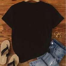 Camiseta Feminina - Estampada De Gatinho Segurando Bolo De Aniversario / Qualidade Em Cada Fio e Estilo Em Uma Só Peça - Preto - Visão 2