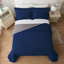 Elegant Comfort 3pcs Majestic Quilt Set Bedspreads, Ultra-Soft Comfortable Bedspread With 2 Pillow Shams Bedding, Machine Washable, Quilted Reversible Bedspread Coverlet Set, Full/Queen, King/California King And Twin/Twin XL Size Bed For All Seasons, Christmas Decorations Gifts, Cozy Winter Styles, Holiday Décor - 海軍藍/灰色 - 查看 5