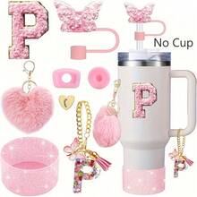 8 Stück Zubehör für 40oz & 30oz Becher, inklusive Strohhalm-Deckel, auslaufsicherer Silikonverschluss, Silikonmanschette, Buchstabenanhänger-Kette, Aufkleber, Herz-Haken, Herz-Pompon-Haarball-Anhänger, für Camping, ideales Valentinstags-Geschenk, Muttertags-Geschenk (ohne Becher)