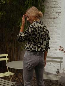 Women's Elegant Slimming Casual Leopard Print Long Sleeve Shirt With Turndown Collar, Versatile For Commuting And Outings, Spring/Summer Vacation - Army Green - View 2