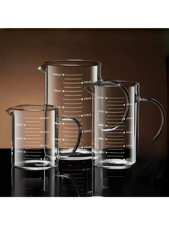 كوب قياس من الزجاج البوروسيليكاتي مع مقبض مانع للانزلاق وفوهة على شكل V - مقاوم للحرارة، للميكروويف، مقاوم للتحطم - زجاج شفاف مع علامات المليليتر - مناسب للخبز والطهي والمختبر والتقديم - عبوة فردية (متوفر بأحجام 350مل/500مل/1لتر)