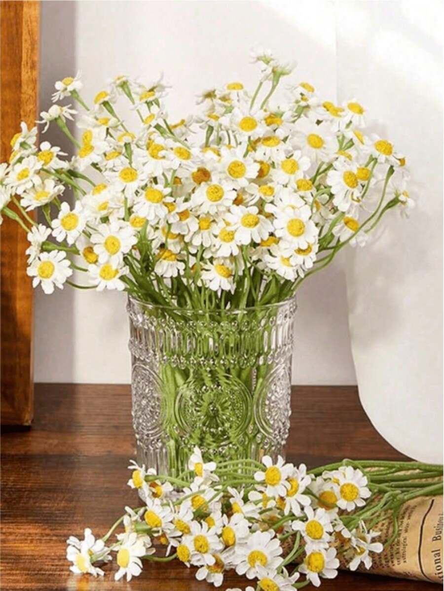 6pcs Realistic Daisy, Elegant Chamomile & Sunflower, Artificial Daisy Outdoor Plants, Suitable For Vase Centerpiece, Tabletop Decor, DIY Home Party, Spring Wildflower Wedding Daisy Party Decor (White) Chamomile, Photography Accessory Floral Bouquet, Scene Decor, Wedding Decor