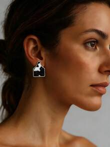 1 Cặp Hoa tai đinh tán bằng da bò hình thẻ gia súc kiểu phương Tây màu xanh ngọc lam - Đen và trắng - Xem 2