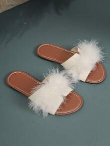 1 Paar gesteppte, bohemische, flauschige Damen Sandalen, Damen Hausschuhe mit Federschmuck, flache rutschfeste weiche Sohle Offene Zehen Schuhe für Innen/Außen, modisches personalisiertes neuestes Design in Schwarz, Weiß, Pink, Beige, geeignet für Party, Urlaub, Fotografie, Musikfestival, Lässig Kleidung, bequeme Hausschuhe, empfohlen zum Kombinieren mit Fußkettchen und Jeans