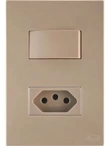 Conjunto Interruptor 1 tecla simples + tomada 20a Recta Marrom Claro Fosco blux tamanho 4x2 para embutir na parede conjunto completo placa modulo suporte - Caramelo - Visão 1