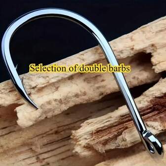 50个高品质倒刺鱼钩，采用高碳钢制成，钩尖上的两个倒刺大大降低了脱钩的可能性，锋利耐用，适用于各种钓鱼技巧，是送给钓鱼爱好者的绝佳礼物。