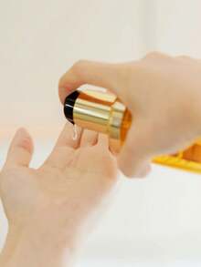 Kérastase Camellia Nourishing Hair Oil, 75ml / Moisturizing Essence Oil, Smoothens Frizz, Adds Shine / Infused With Wild Camellia Extract / Strengthens Hair, Provides Thermal Protection / Suitable For All Hair Types - New - 75ml - 查看 8