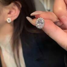 1对精致向日葵耳钉，优雅设计，适合女士，秋冬季佩戴