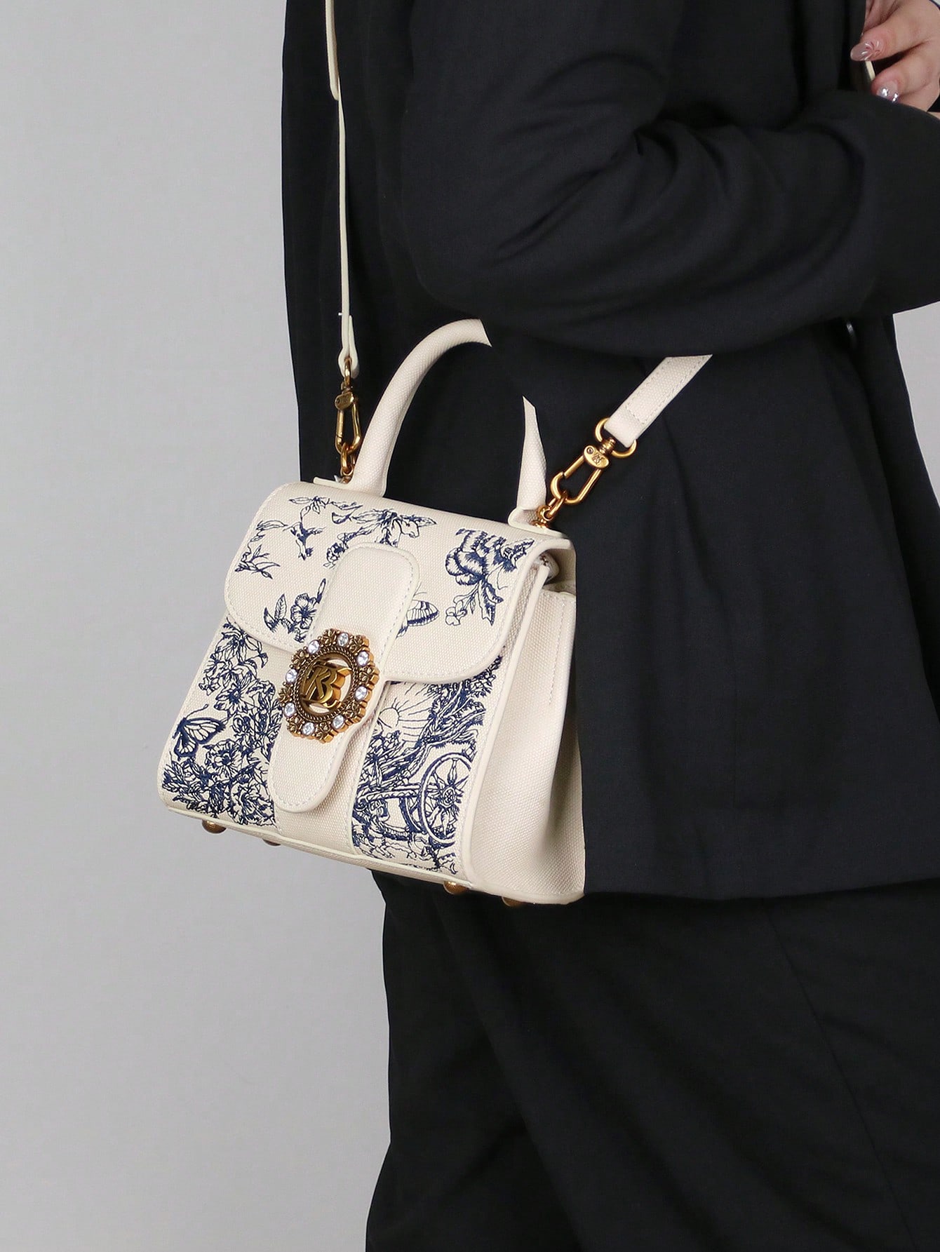 حقيبة يد نسائية فاخرة موديل 2025، تصميم نخبوي، حقي...