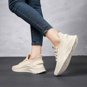 2025 时尚复古运动网面运动鞋，多色可选，适合日常通勤、运动、街头穿搭，百搭舒适，减震防滑，时尚女鞋