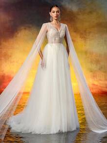 Sheer A-Line Wedding Dress With Detachable Shawl, Lace Appliques, V-Neck, Sleeveless, Elegant Floor-Length Bohemian Bridal Gown - 白色 - 查看 6