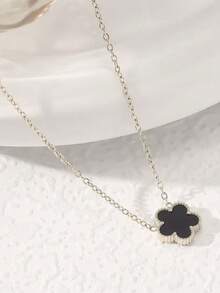 1pc Fashionable & Versatile Women's Stainless Steel Clover Pendant Necklace, Minimalist Choker Necklace For Commuting, Daily Wear, Party