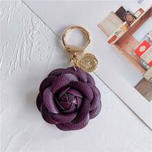 1pc Fashionable Faux Leather Camellia Keychain - Elegant Women'S Coin And Rose Pendant, Perfect For Backpacks, Keys, And Car Accessories In Black, White, Pink | Floral Keychain With Golden Coin Detail - 1 chiếc màu tím đậm - Xem 1