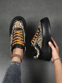 最新豹纹印花厚底圆头系带休闲软底轻便运动鞋，时尚潮流女式厚底鞋