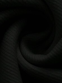 宽松百搭的时尚针织衫，饰有可爱蝴蝶结印花和连帽设计，适合秋冬季作为长袖叠穿上衣，米色可选。 - 黑色 - 查看 4