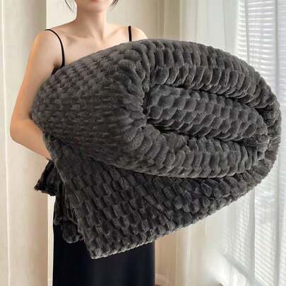 Nueva manta de franela gruesa, perfecta para siestas en la oficina, en el sofá o como regalo; cálida y cómoda.