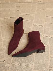 Mẫu giày bốt nữ Thu/Đông 2025 mới về, mũi nhọn, gót mỏng, kiểu dáng độc đáo, chất liệu da lộn co giãn, kiểu dáng cổ điển, thời trang, phù hợp cho công sở. - Màu Đỏ Sâu - Xem 3