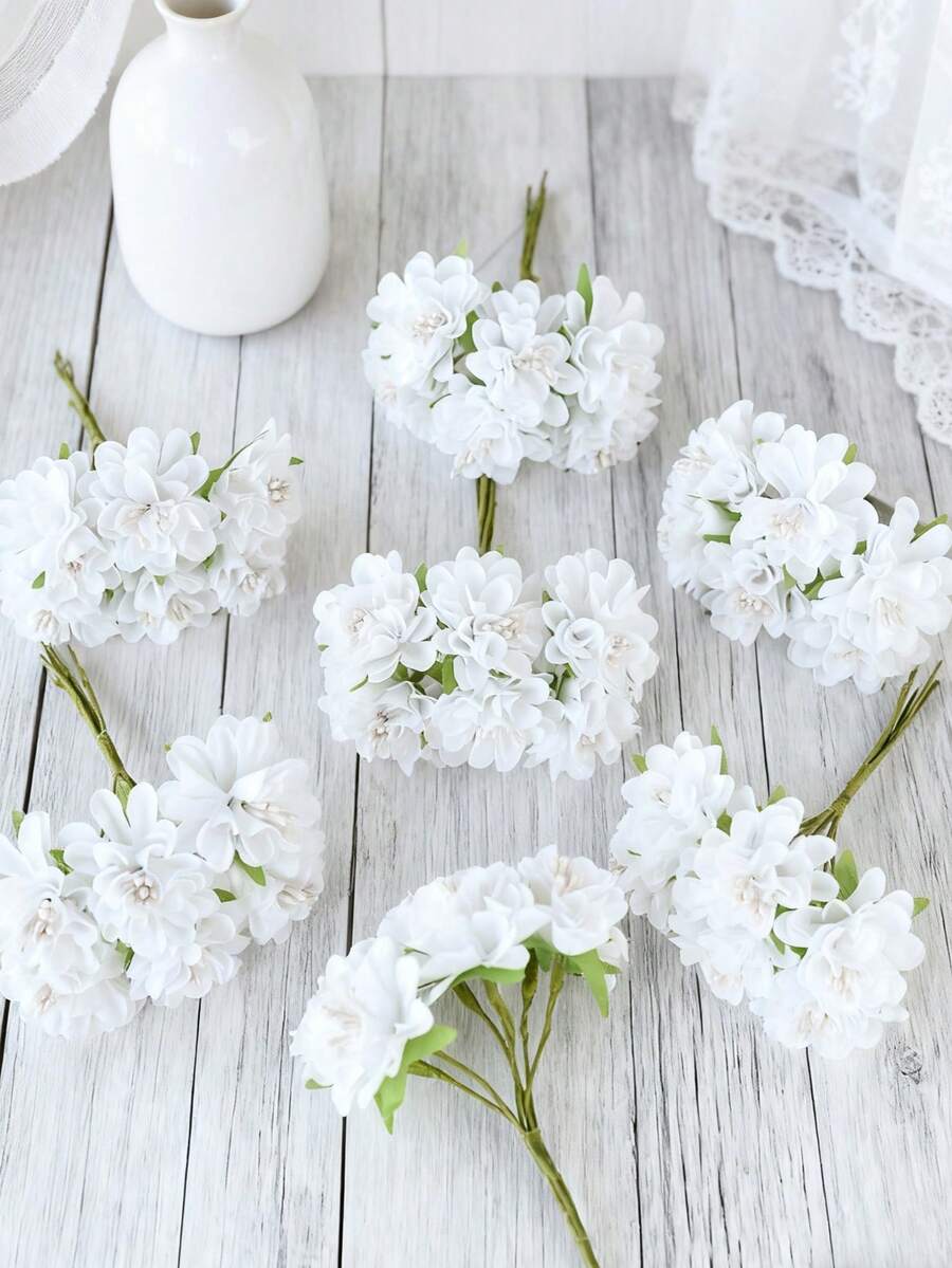 1束（6支）人造康乃馨花束，迷你字母DIY花环材料，糖果盒配件，家居婚礼装饰，新娘腕花，头饰，新年装饰，生日派对蛋糕用品 - 白色 - 查看 1