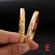 4 pièces Bracelets ouverts arabes classiques de luxe dorés, cadeau de bijoux parfait pour la fête d'anniversaire de femmes africaines