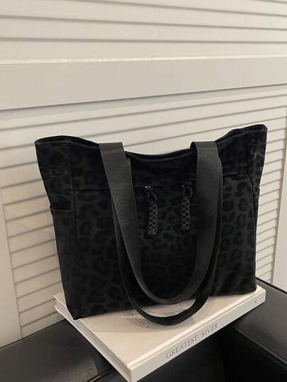 El bolso cruzado de un solo hombro de unicolor, versátil y elegante recién lanzado, el bolso de mano de mujer con estampado de leopardo a la moda, así como el bolso de gran capacidad, son artículos esenciales para viajar.